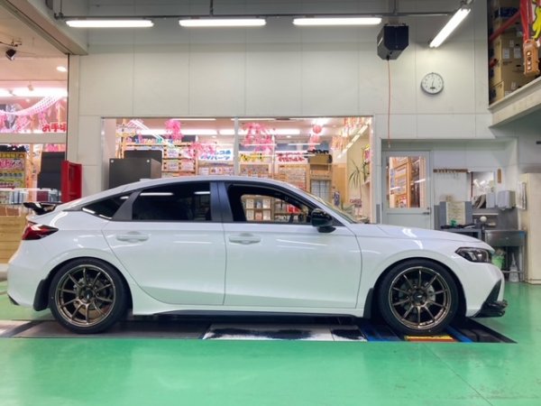 シビックにADVAN RSⅢ | 株式会社ヨコハマタイヤガーデン関東
