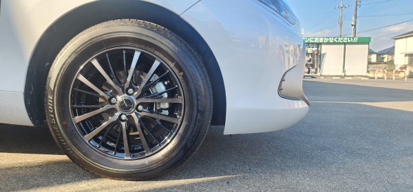 アクアのアクアGR・ウェッズスポーツ・sa-20r・センターキャップ交換に関するカスタム事例 車のカスタム情報はCARTUNE